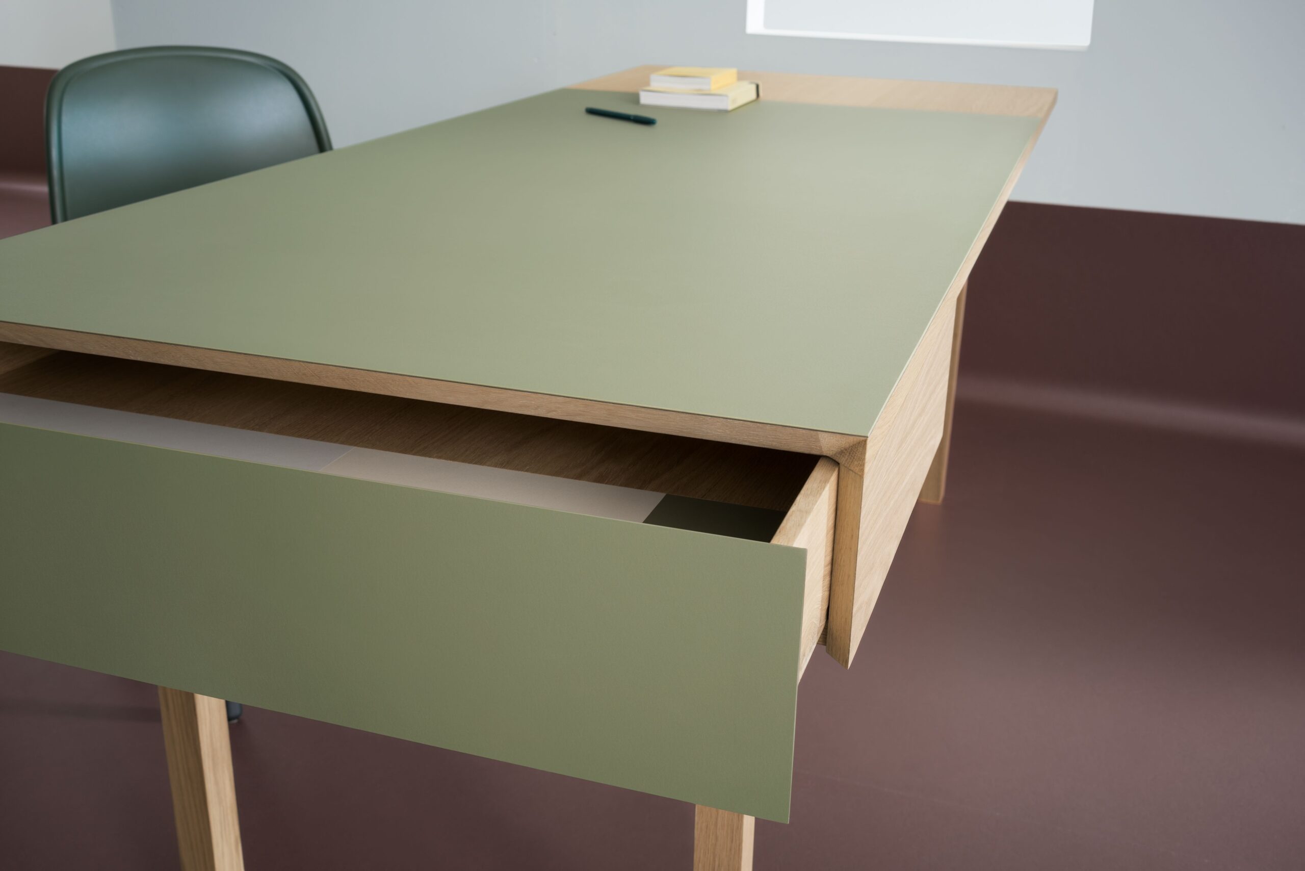 High Resolution-Furniture_Linoleum_4184_desk7