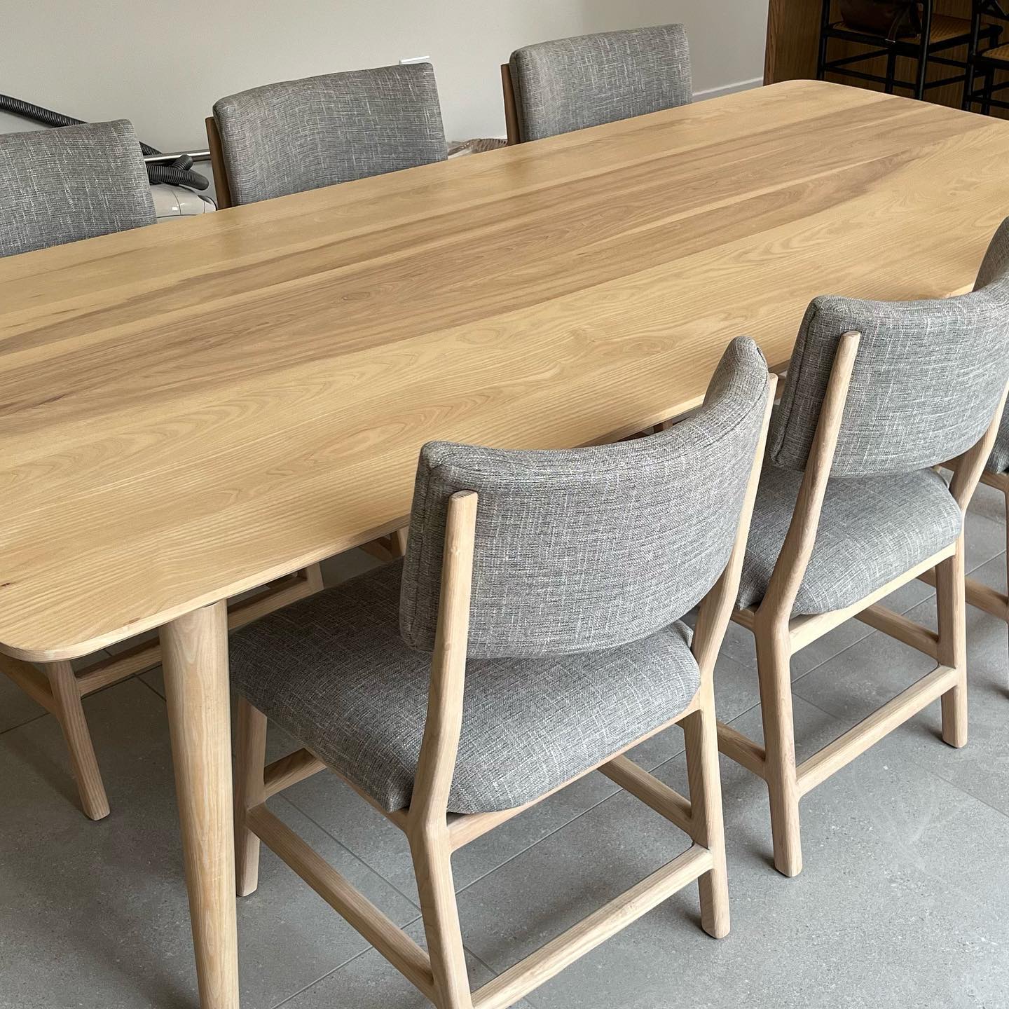 Dining table + chairs (1)